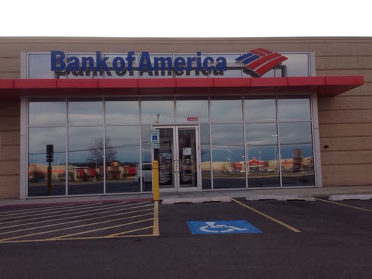 Bank of America in McHenry Illinois