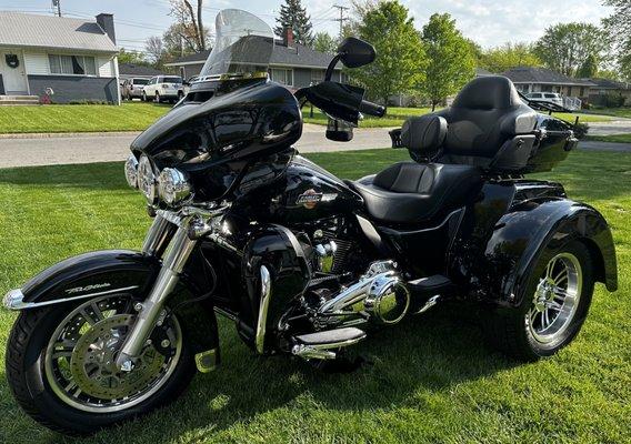 Photo of a 2022 Harley Davidson that I detailed