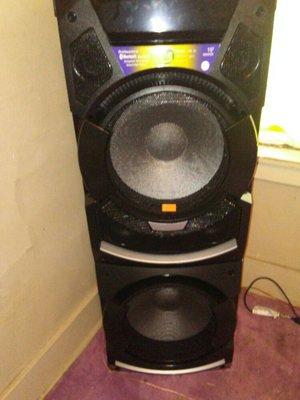 Here a great pictures of my 10,000 watts DJ Bluetooth capable equipment.