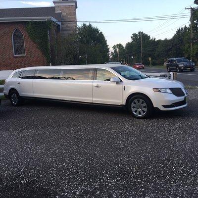 8-10 passenger Lincoln MKT stretch