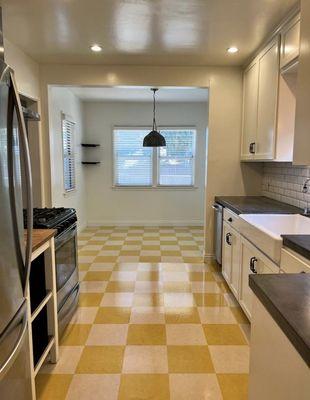 Kitchen after cleaning service