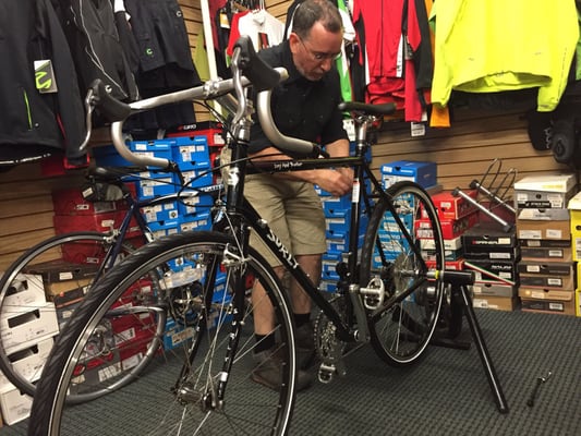 Doug setting up my surly LHT