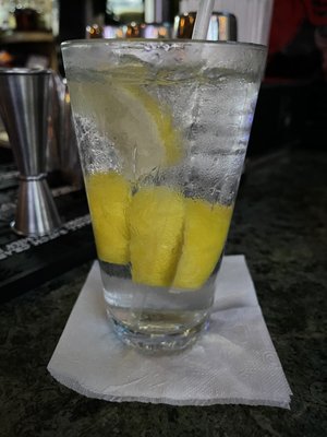 Vodka water with lemons.