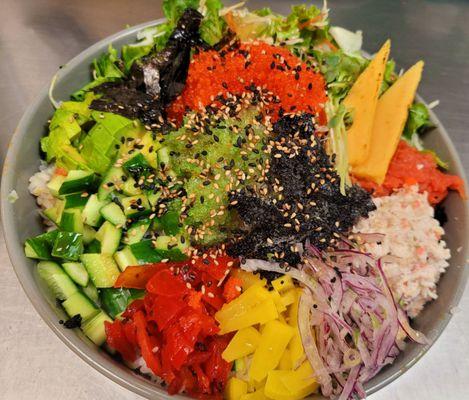 알밥(masago, tobiko salad bowl)