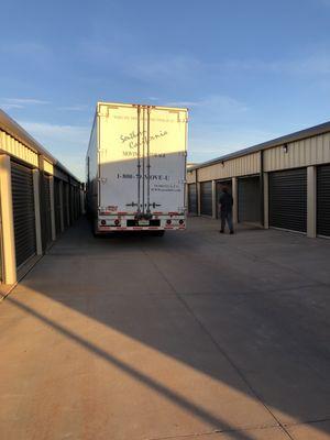 This shows the company is Southern California Moving sans Storage from Temecula, CA.