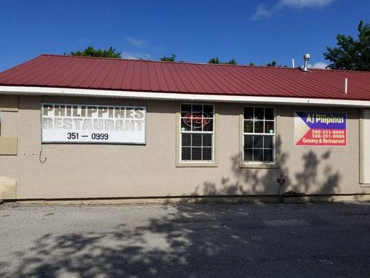 Outside of the restaurant. Looks like a business office, but the food's tasty!