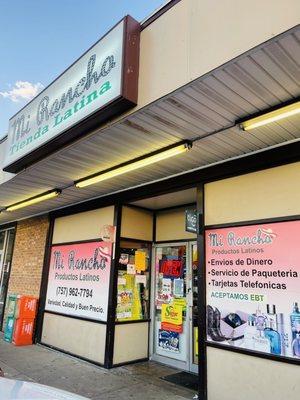 Store front, next to La Taqueria Hacienda