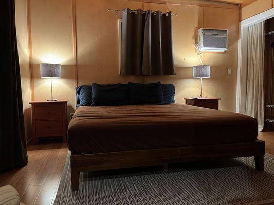 Kingsize bed in the Modern House at Paisano Azul Ranch Terlingua Texas