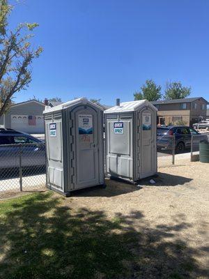 Toilets. The one on the left was the clean one.