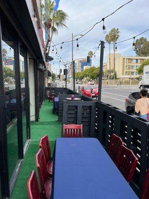 Very nice outdoor patio and food!!