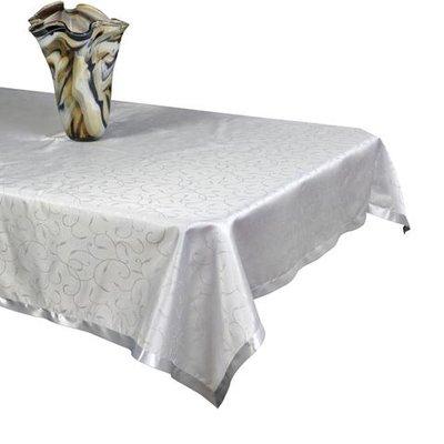 Wrinkle free table cloth