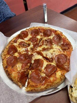 Small pepperoni pizza