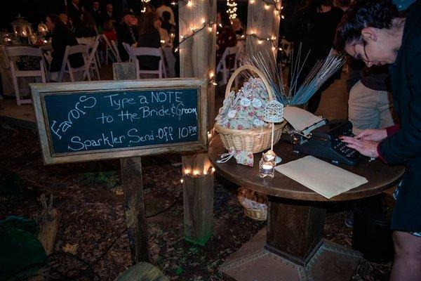 Type writer guestbook for Vintage Wedding.