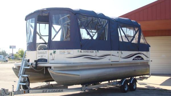 Custom pontoon enclosure