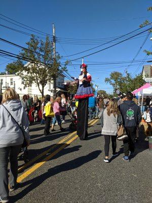 Loads to see. Foods, business vendors and a few crafts. Rides n live entertainment too! See fire trucks and ghost busters car.