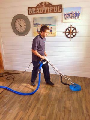 Out tiling cleaning process will make your floors like new, better than new, Zerorezified!