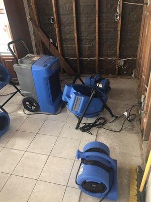 Drying equipment in my kitchen to dry the walls and cabinets