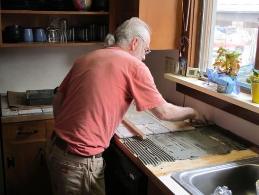 Tiling a countertop