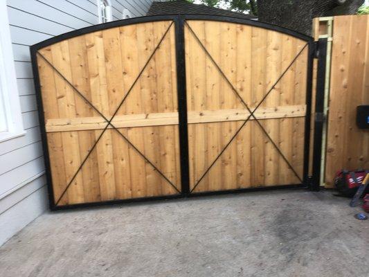 Custom Driveway Gate (Tarrytown Austin)