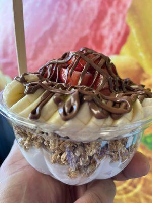 Coconut Bowl Rodeo dr. With Nutella and Strawberries