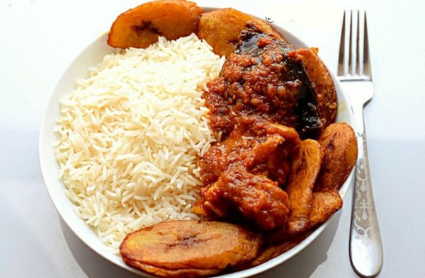 White Rice; Stew with Goat Meat and Dodo