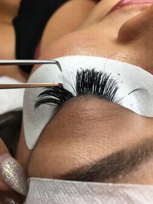 Perfectly grown out volume lash fan.