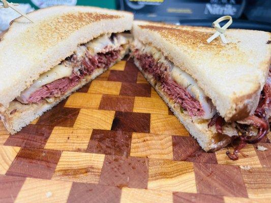 Corned beef Reuben