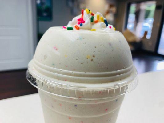 Birthday cake shake ~ creamy vanilla