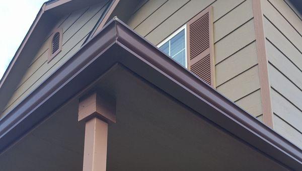 J & T Seamless Gutters