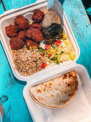 Falafel plate with pita bread