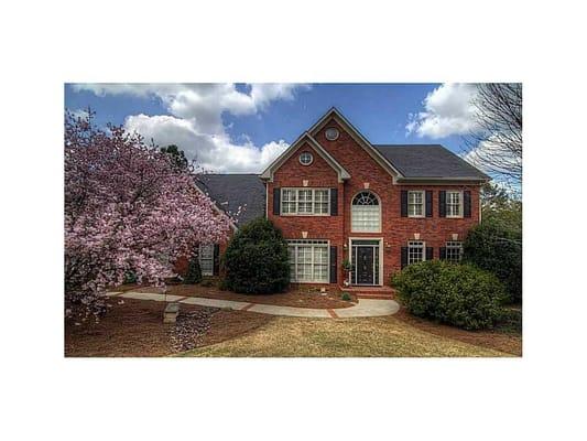 Lake front home in Roswell