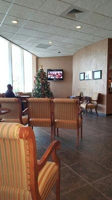 Big waiting area, clean and new chairs, TV and lots of magazines.