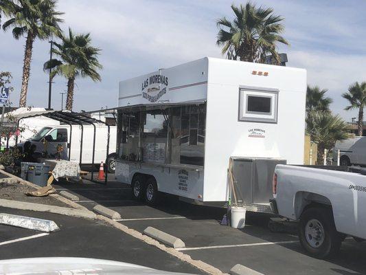 Their food truck and small table set up. A great pit stop for actual good good along the long 5 freeway stretch.