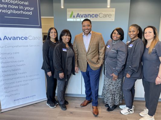 Dr. Jeffrey Hutchings and the Avance Care Waxhaw team on opening day!