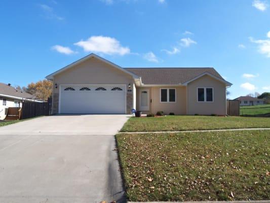 217 N. Lincoln, Osceola, Iowa 50213. Move in Condition home located in great neighborhood. Open floor plan, lots of space...