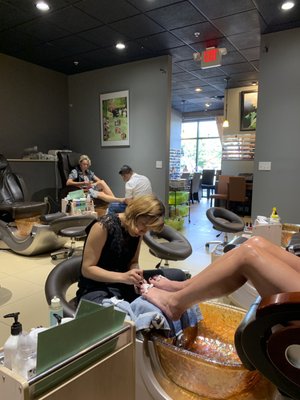 Middle of salon