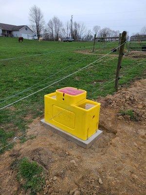 Double outdoor heated livestock waterer