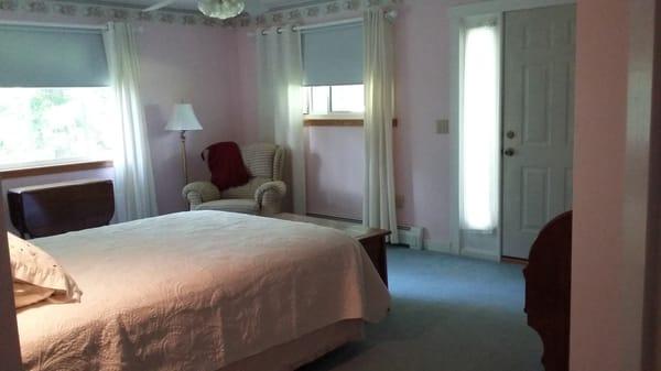 The Rose Room, ideal retreat for one person or a couple.