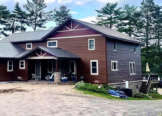 Lemens Lodge front Entrance