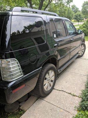 2006 Mercury mountaineer.  New radiator, new fuel pump. New rear pads. Tailgate was hit however, it does still work