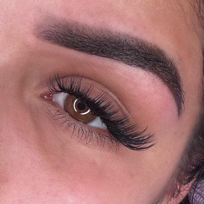 Wispy Volume lashes