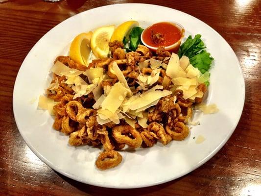 Crispy Calamari Marinara $8