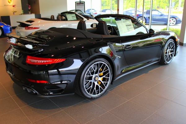 Herb Chambers Porsche Burlington - Showroom