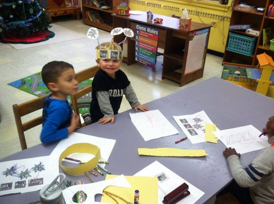 Our Little Blessings Arts and Crafts - Making 2017 New Year's Hats