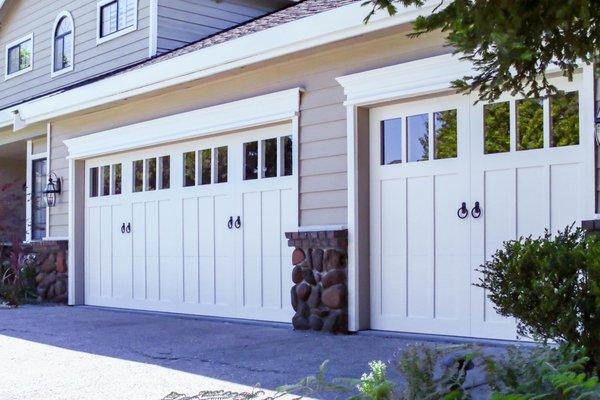 Paint Grade Carriage House Garage Doors
 
 https://bit.ly/2ma1­aOi