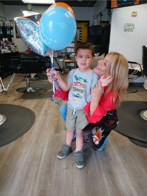 Went to Lynda to get my son a last minute hair cut before his birthday. He also got some "special" balloons! Thanks, Lynda!