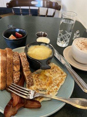 Grits egg bacon and toast