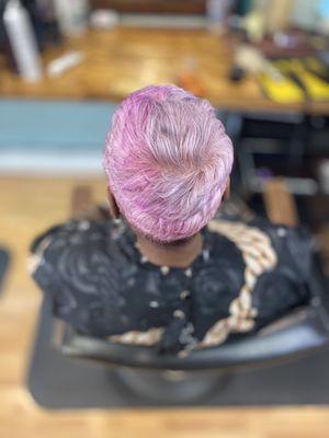 Glaze color on short pixie style