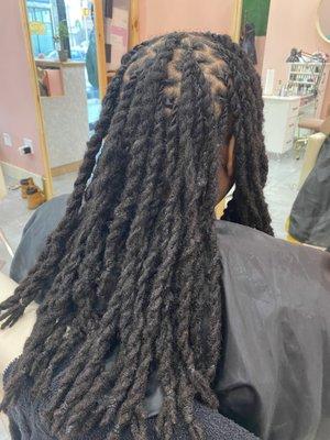 Loc retwisting and Style