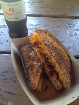 Bacon apple cheddar grilled cheese